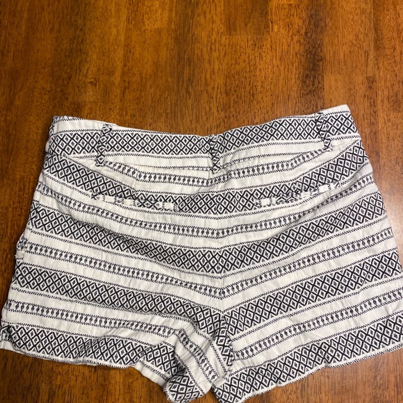 Ann Taylor loft, The Riviera shorts. Size 10 - Picture 10 of 15